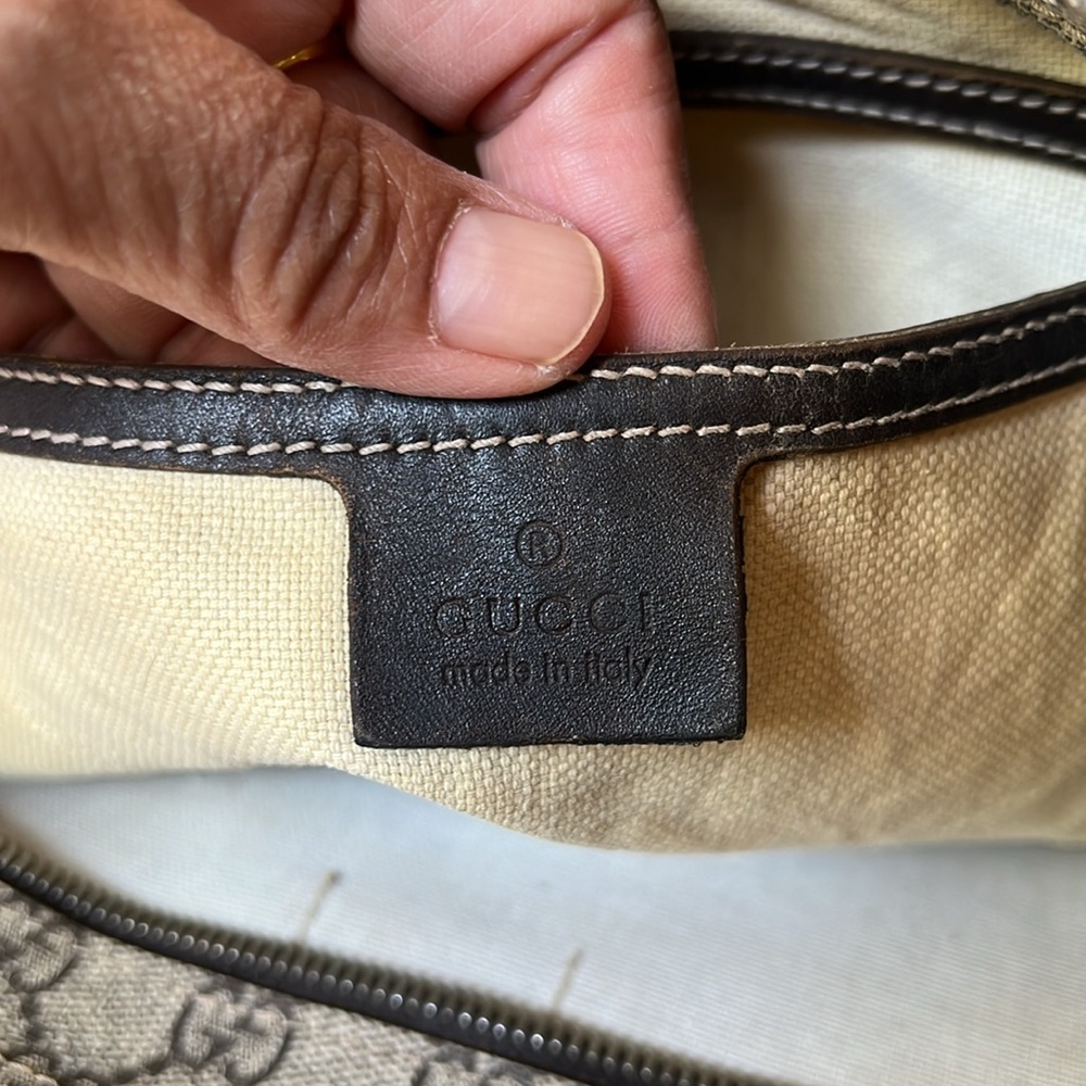 Gucci GG Messenger Crossbody Bag - Picture 14 of 16